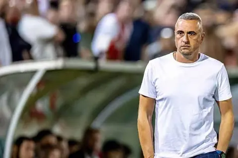 إيفايلو بيتيف يكشف ليلا كورة.. حقيقة مفاوضاته مع الزمالك لتدريب الفريق